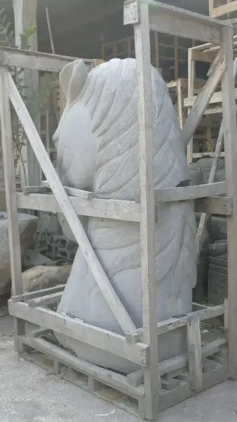 Product image 3 of the product “Head of a Horse made from Riverstone, looking down. 195cm Height. ”